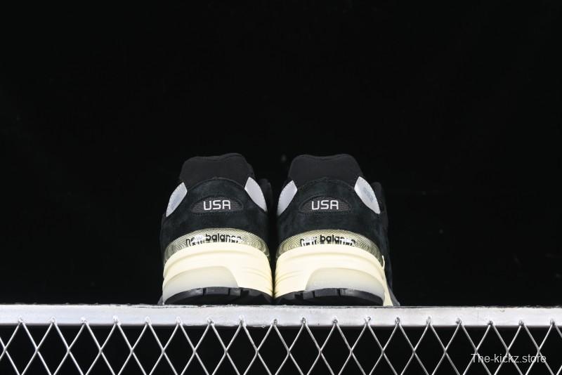 New Balance Made In USA 992 Classic Retro Running Shoes with Superior Cushioning - M992BL