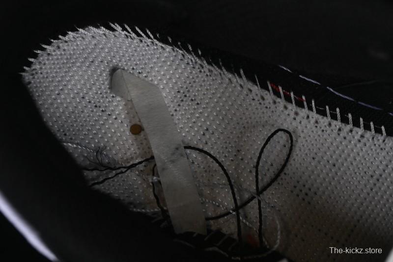 Nike SB Dunk Low Premium Skateboarding Shoes in Black and White - FN5880-001