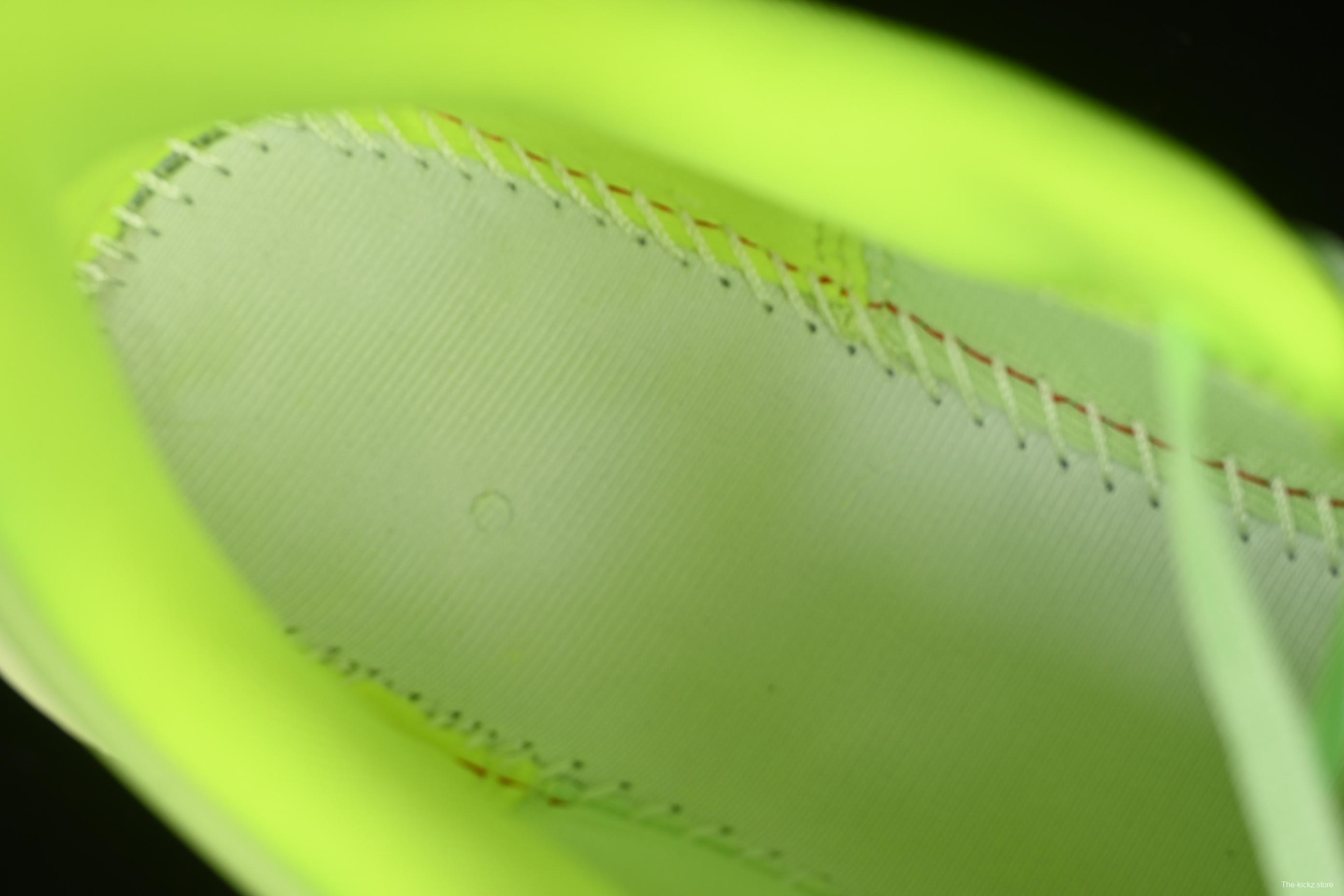 Nike Zoom Fly 6 Ultra-Bounce Lightweight Running Shoes with React Foam and Carbon Fiber Plate - FN8455-701