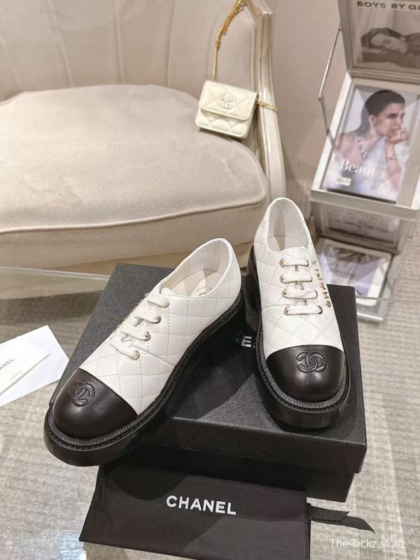 2025 Women Chanel White Black Leather Sneakers