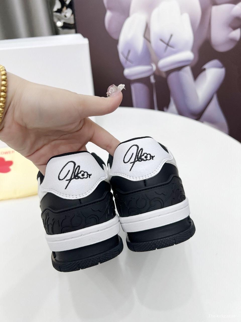 2025 Unisex WEFLOWER Black White Leather Sneakers LY00280
