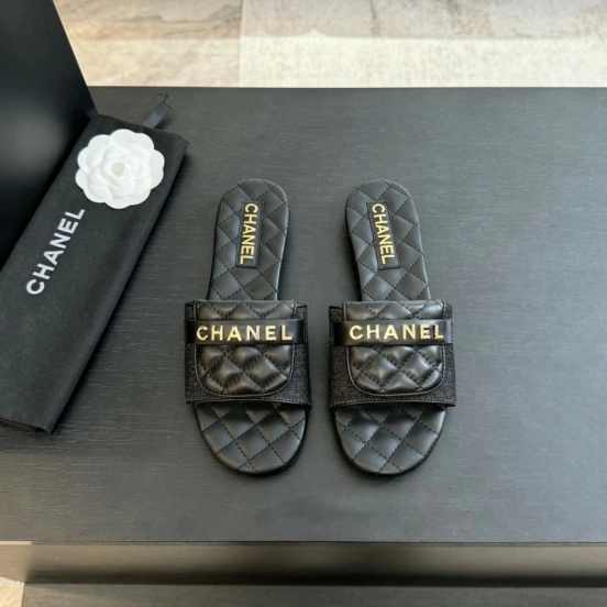 2025 Women Chanel Black Leather Slippers