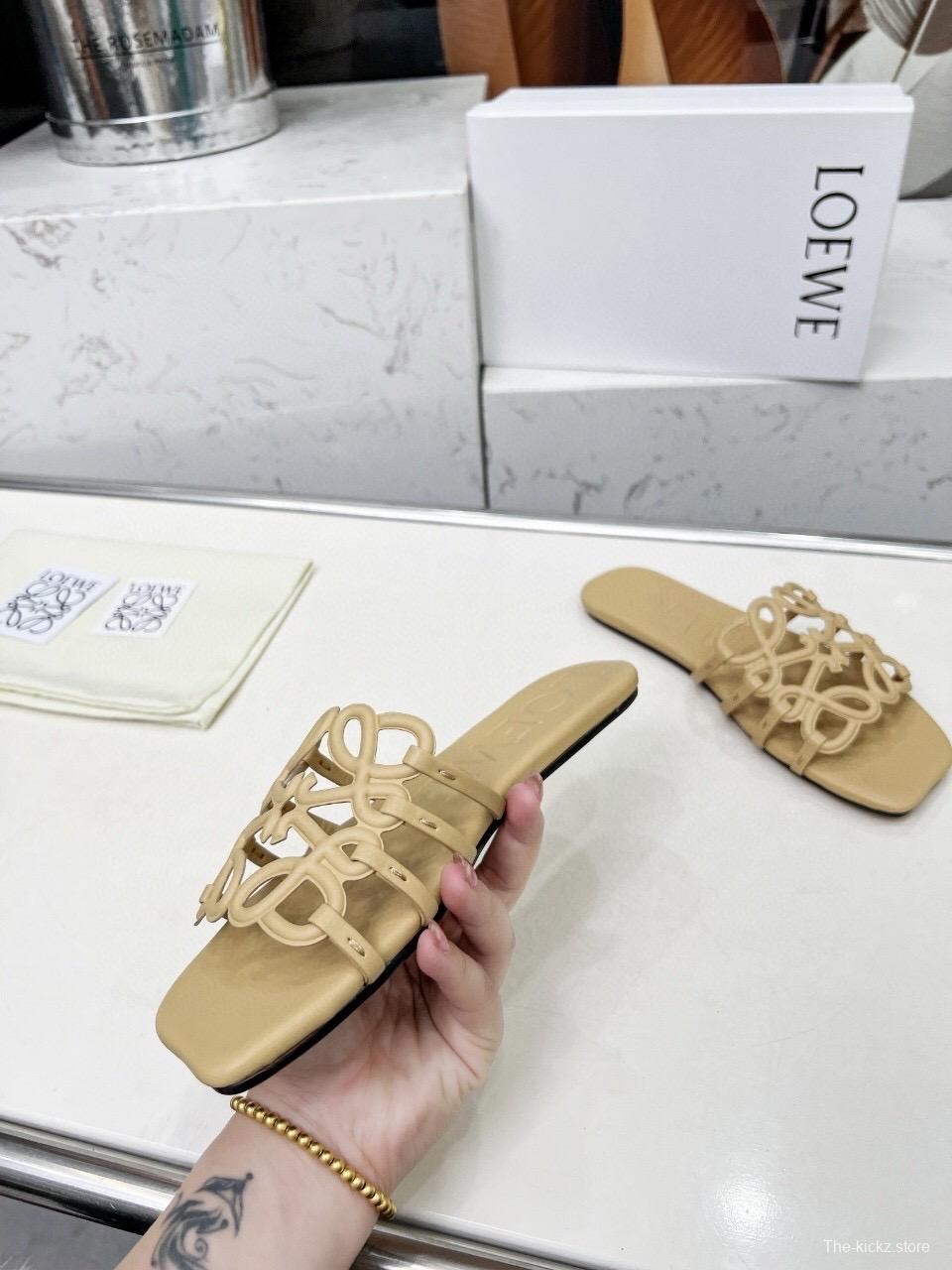 2025 Loewe Beige Leather Slippers