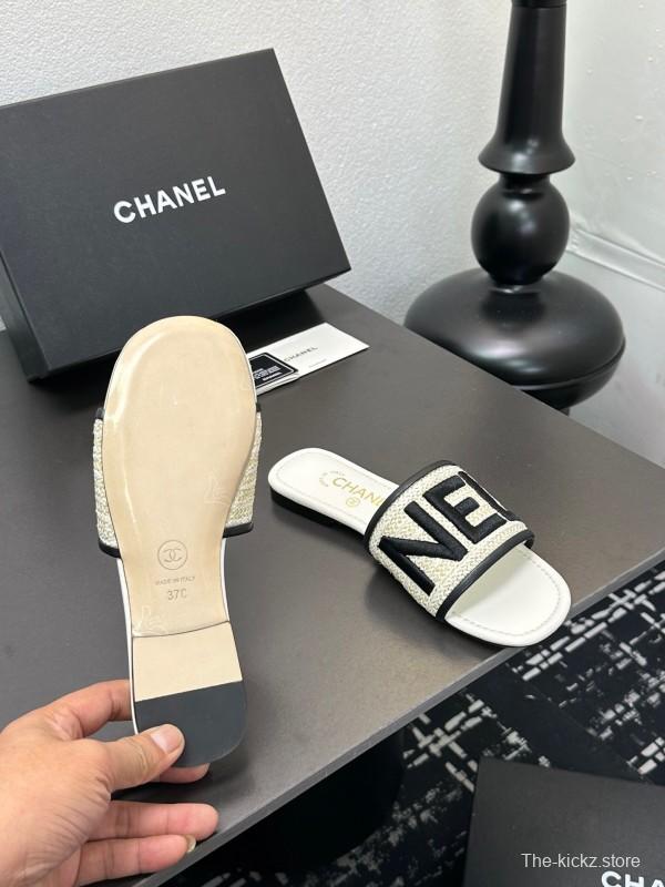 2025 Women CHANEL White Black Canvas Slippers