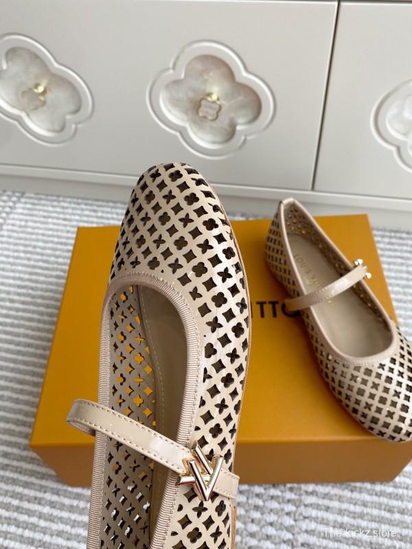 2025 Women Louis Vuitton Beige Leather Ballet Flat Laser Cut KFY00310