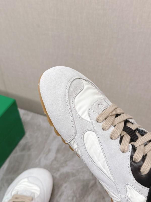 2025 Unisex Bottega Veneta White Black Nylon Suede Sneakers KFY00290