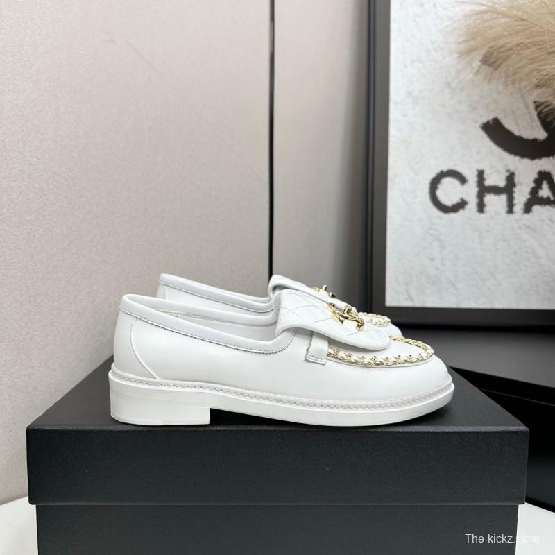 Chanel Classic Flap Chain CC Loafers with Buckle Closure - LY00320