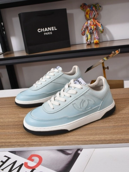 Chanel Classic Loafer with Gradient Logo and Platform Sole - KFY00350