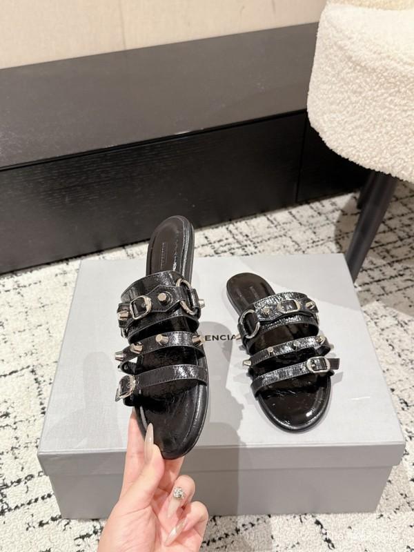 Balenciaga Cagole Metal Studded Sandals Series - KFY00260